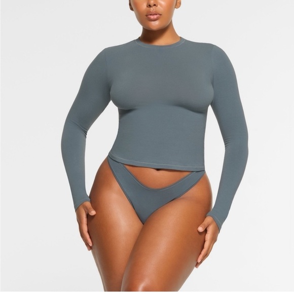 SKIMS Tops - SKIMS COTTON JERSEY LONG SLEEVE T-SHIRT | KYANITE S SMALL NWT NEW